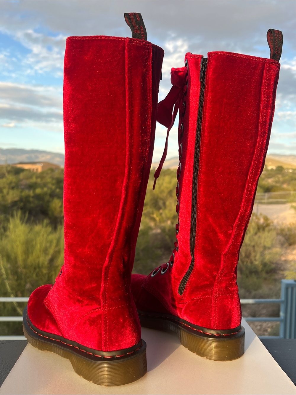 ❤️ Rare EC Dr. Martens Red Velvet 20 Eye Lace Up Knee High Boots ❤️ - Picture 7 of 15